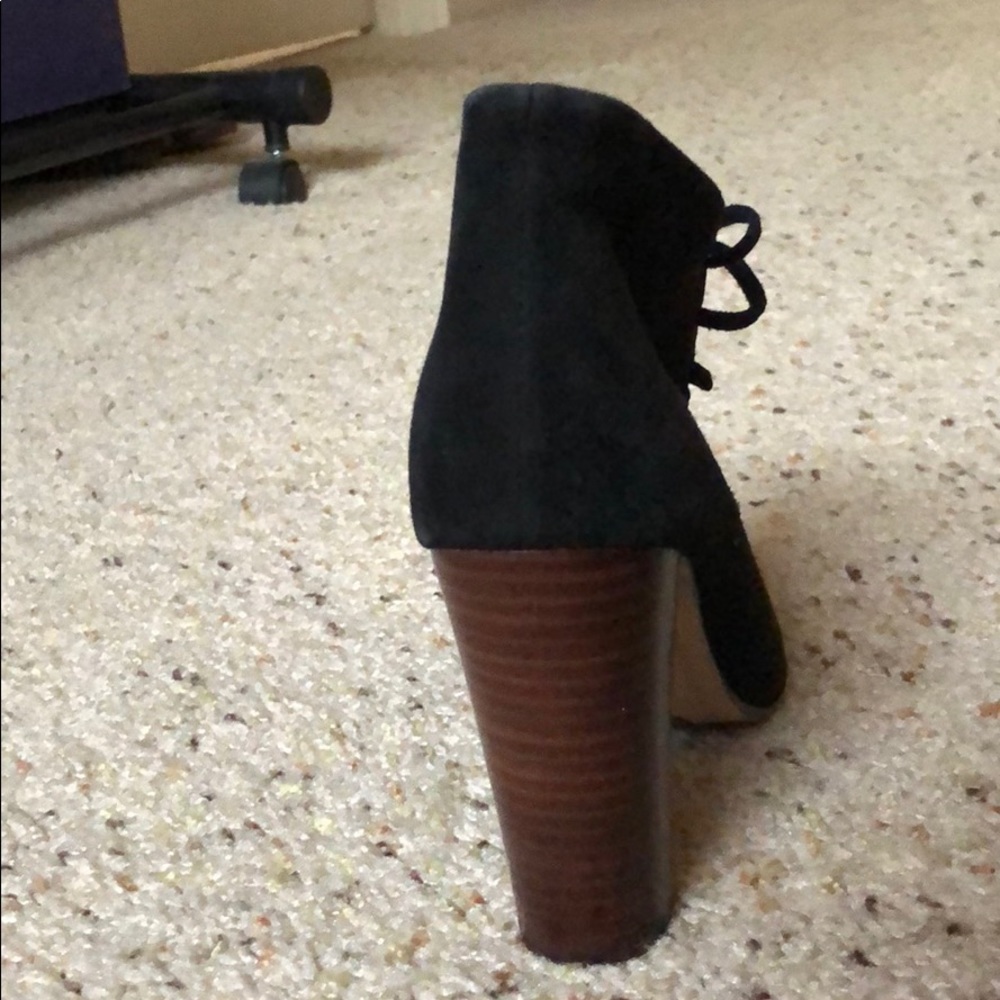 Shoes - Picture 4 of 5